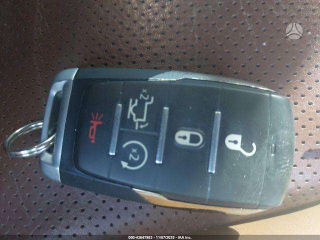 Dodge Ram dalimis. Long horn