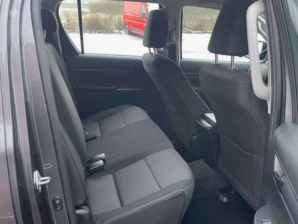 Toyota Hilux, 2021 11