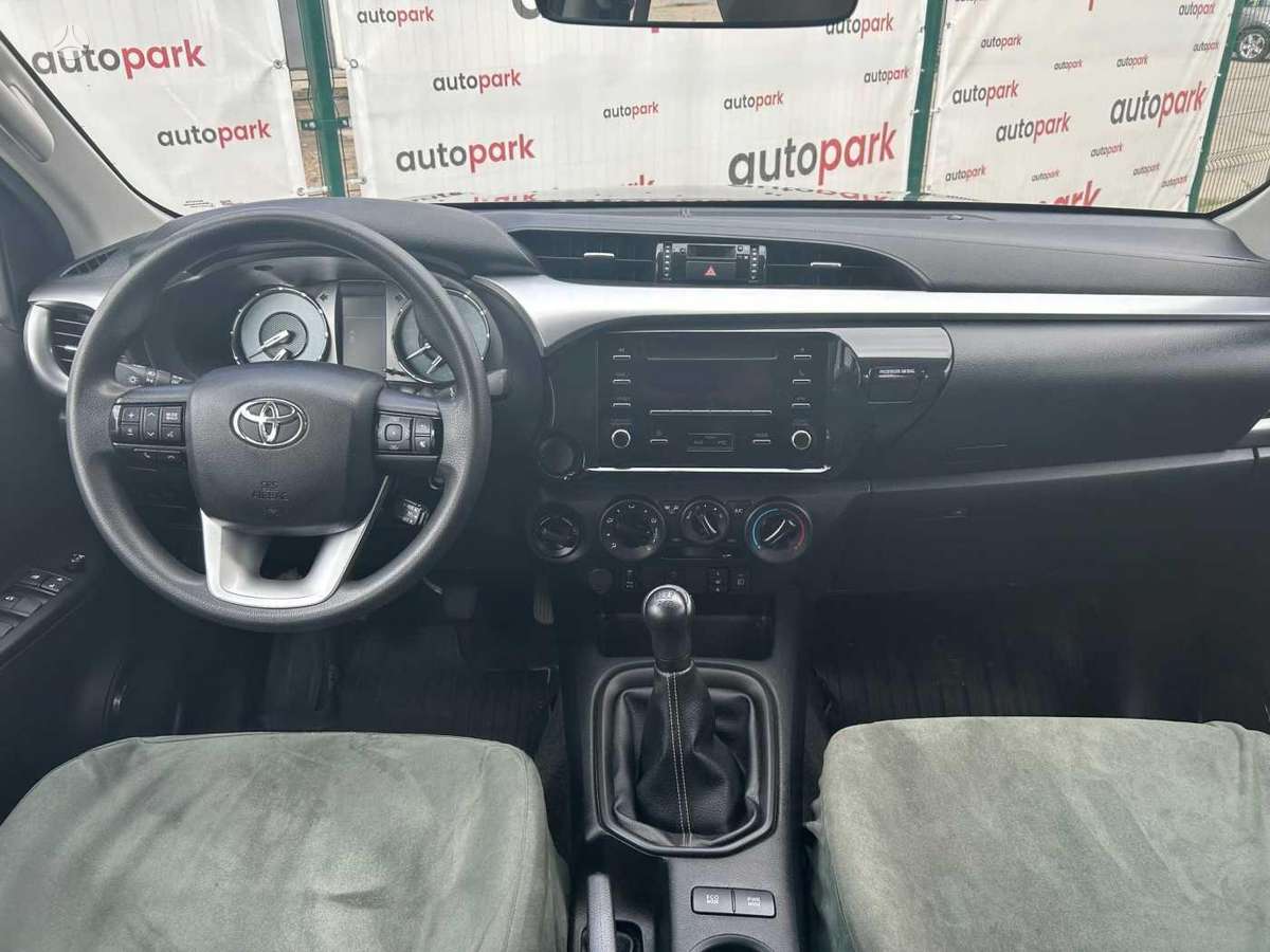 Toyota Hilux, 2021 8