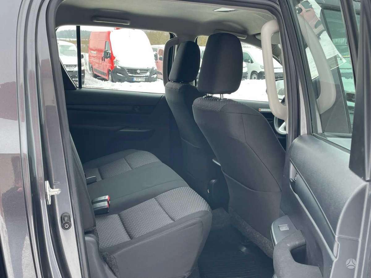 Toyota Hilux, 2021 9