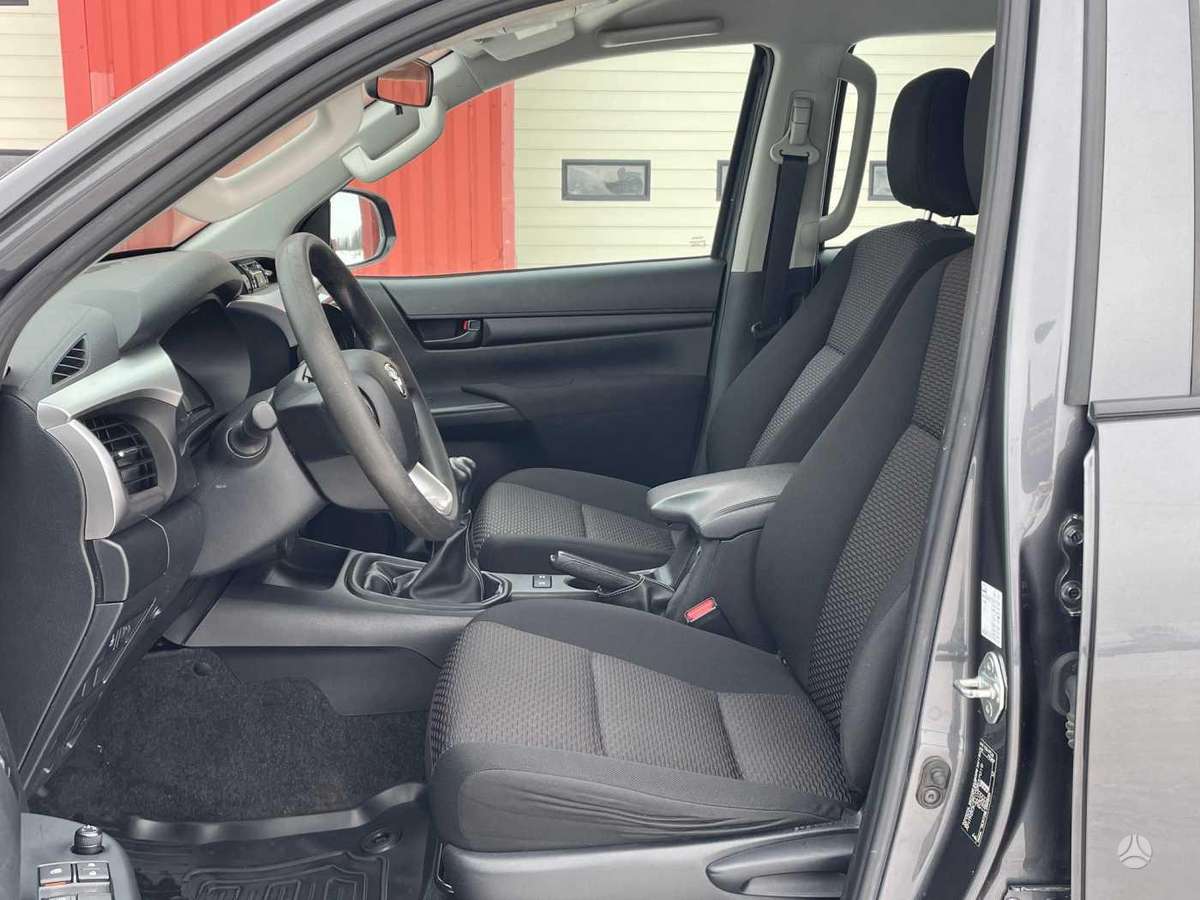 Toyota Hilux, 2021 10