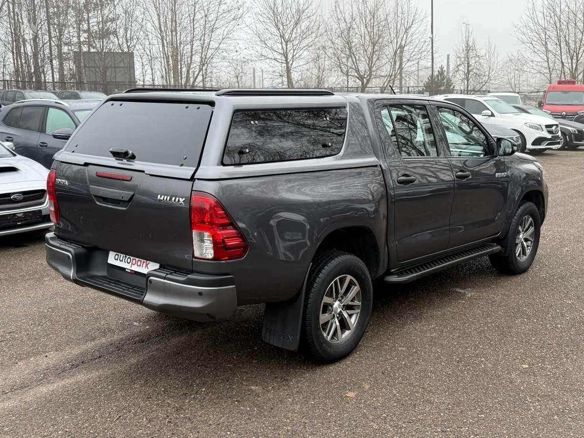 Toyota Hilux, 2021 3
