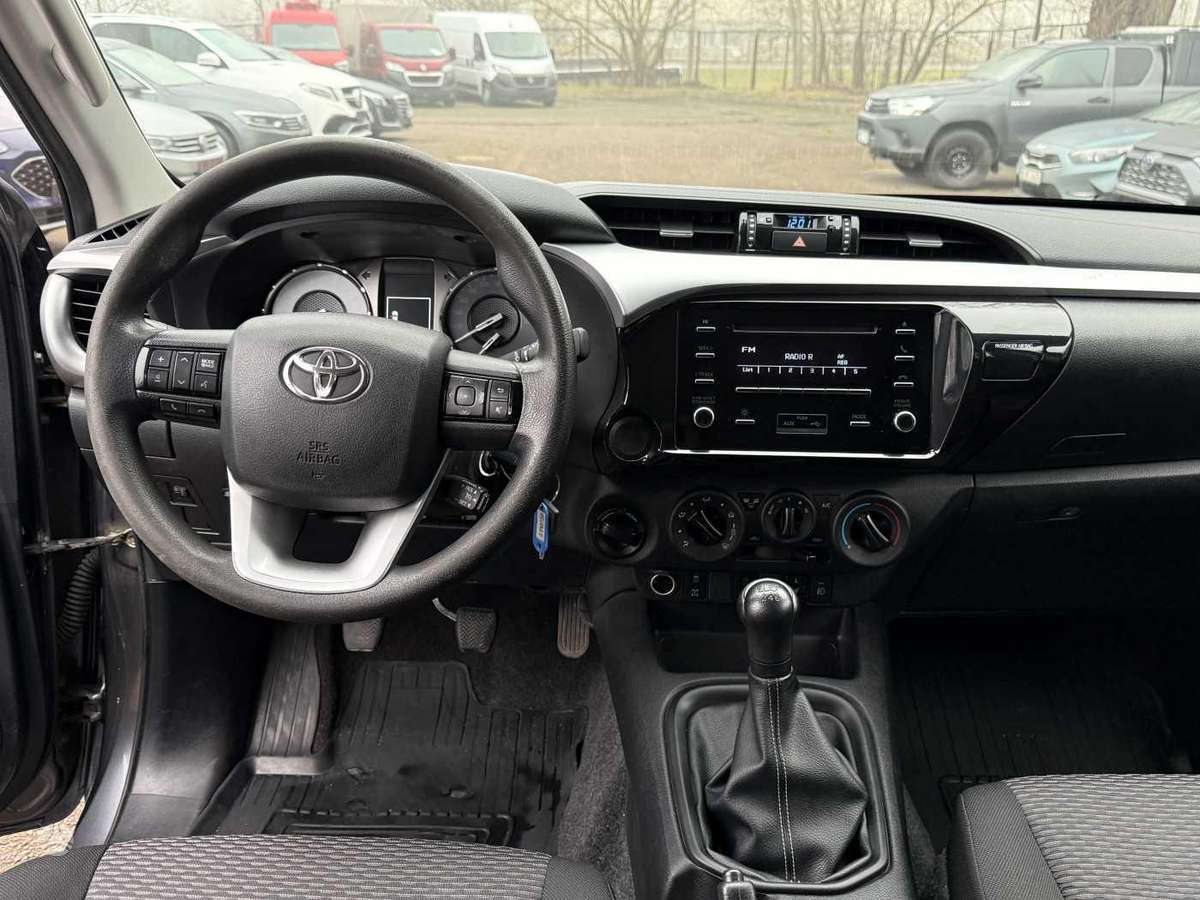 Toyota Hilux, 2021 8