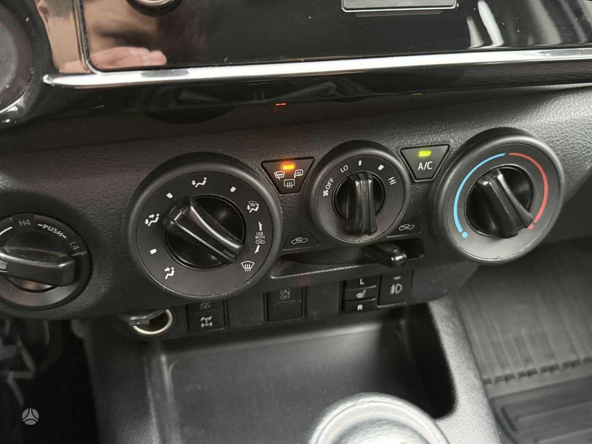 Toyota Hilux, 2021 10