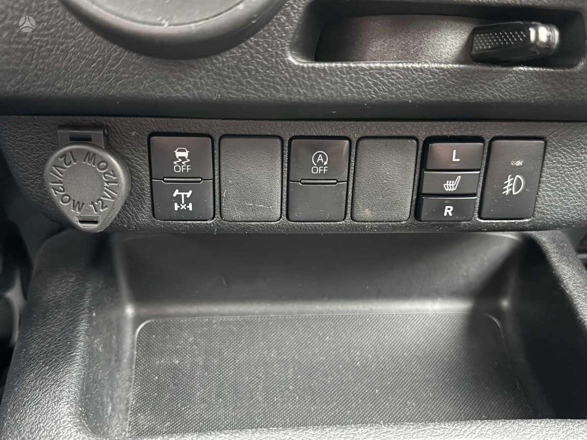 Toyota Hilux, 2021 11