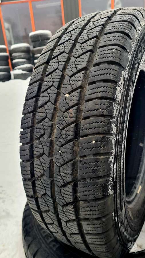 Semperit, ziemas 215/70 R15