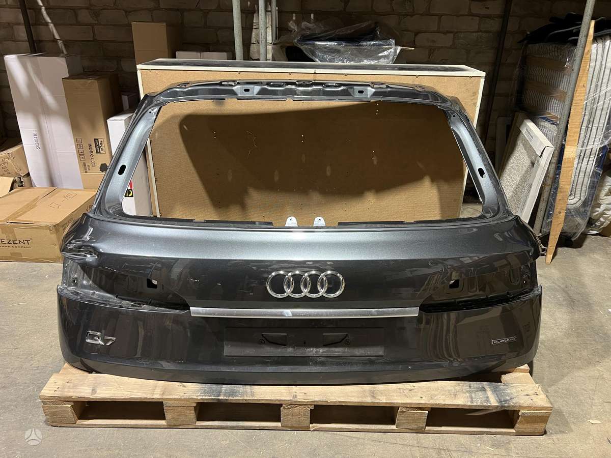 Audi Q7 hood (front, rear)