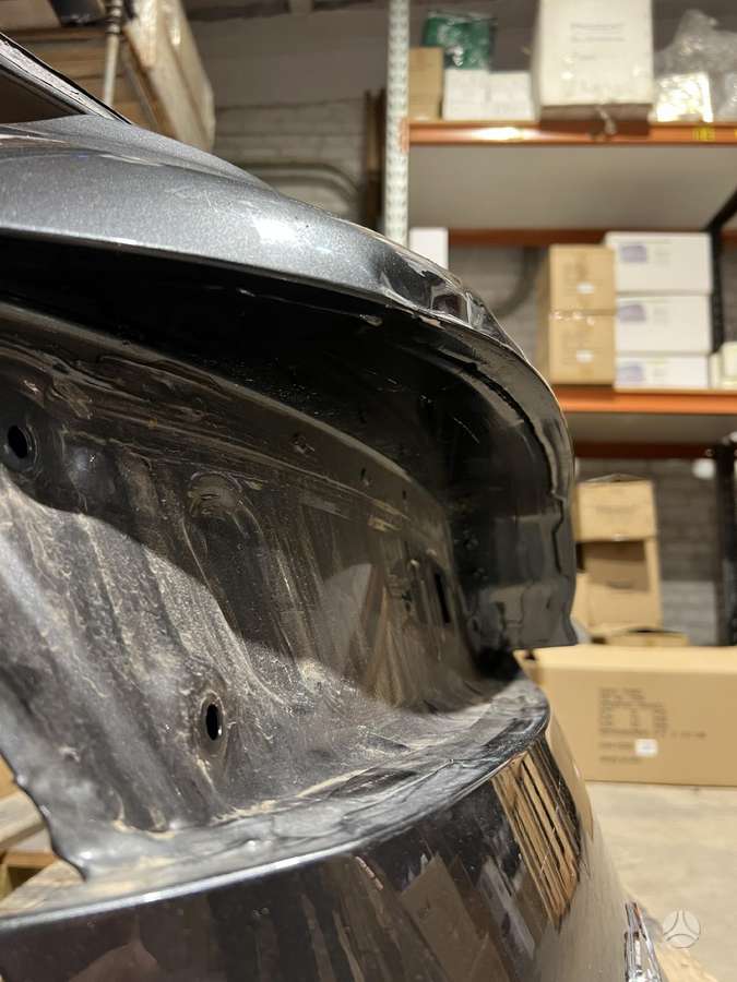 Audi Q7 hood (front, rear)