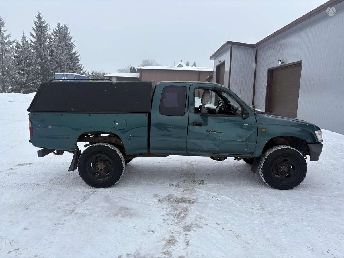 Toyota Hilux, 1999 4