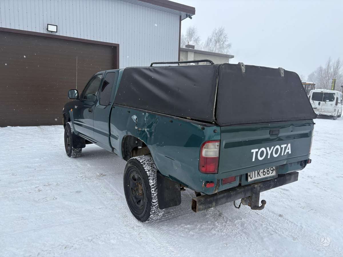 Toyota Hilux, 1999 7