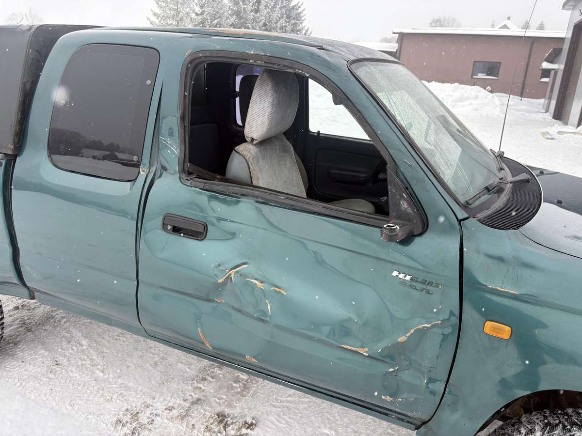 Toyota Hilux, 1999 9