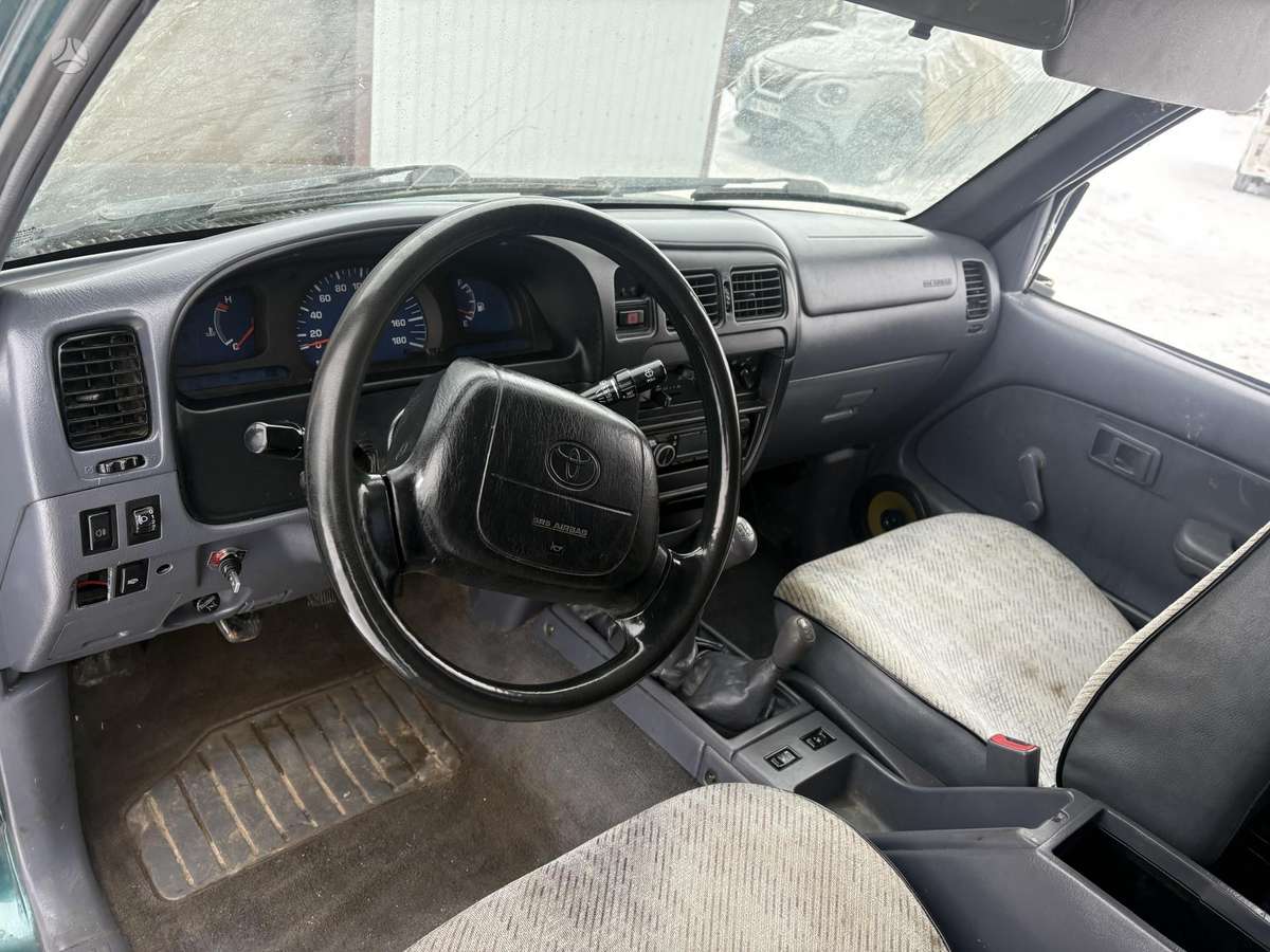 Toyota Hilux, 1999 17