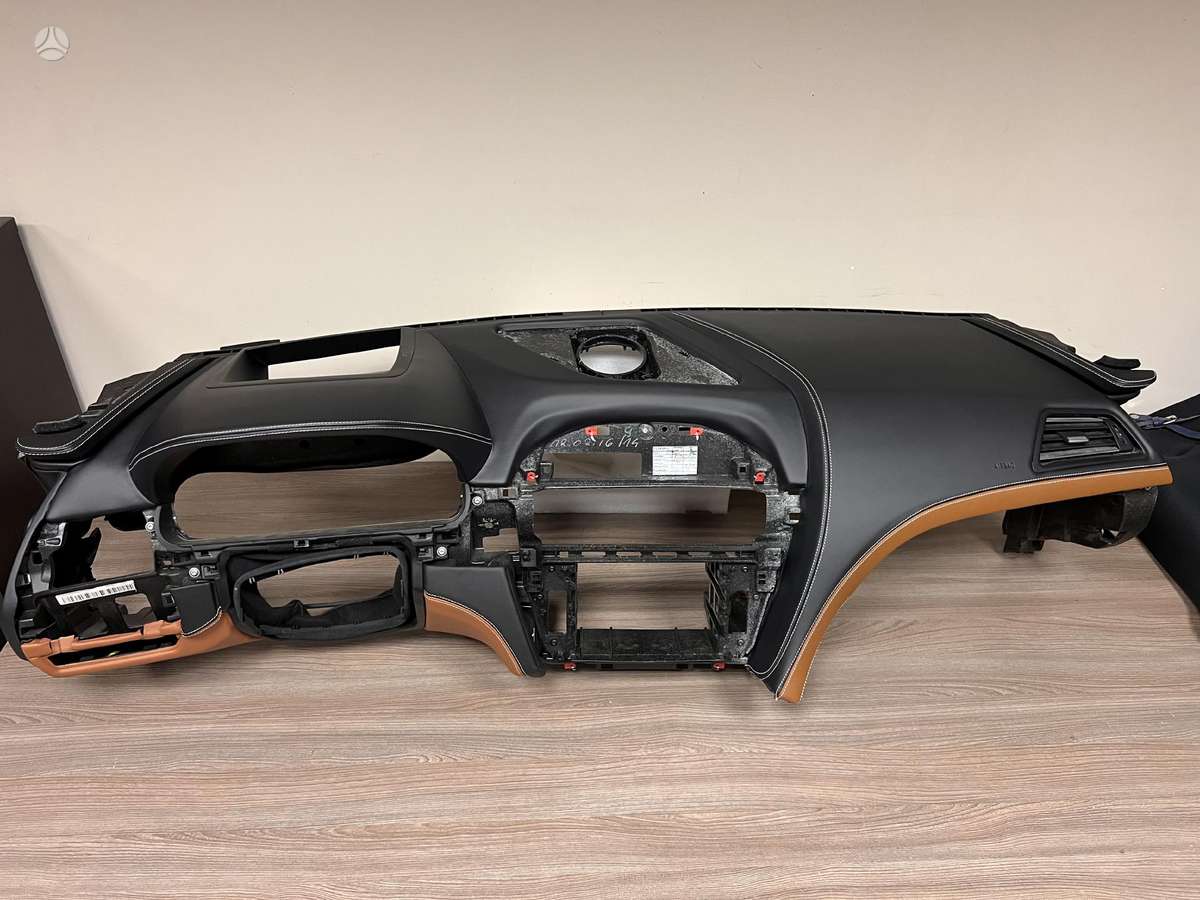 BMW 6 serija salono detalės