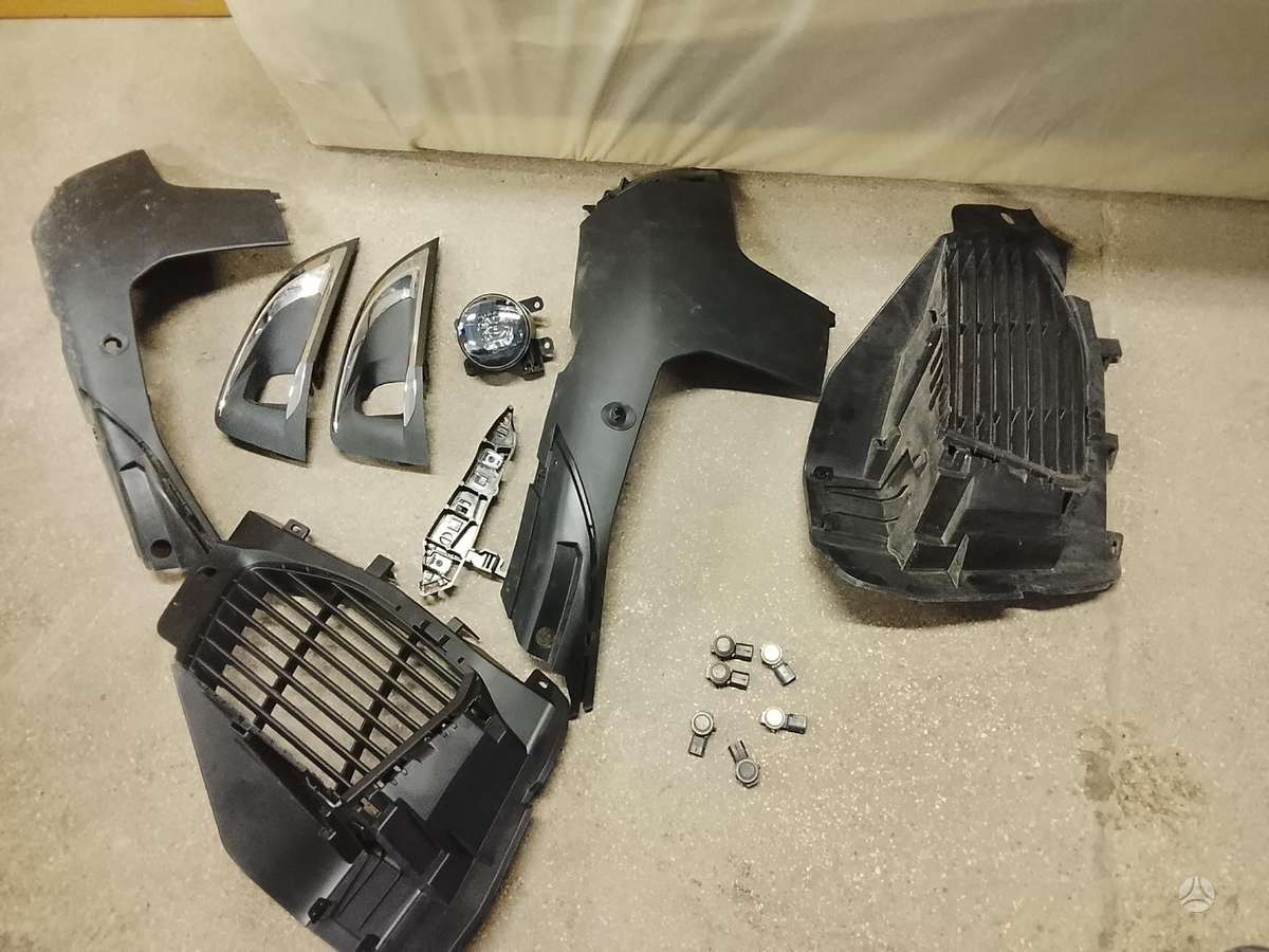 Peugeot 3008 front grill