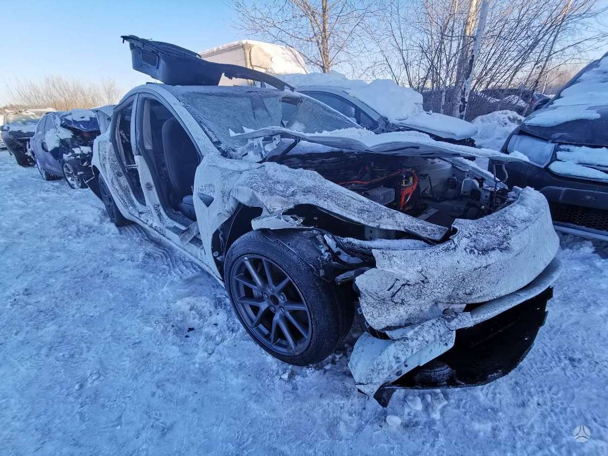 Tesla Model 3 по частям. 2026 6 03 pigios dalys utenoje 37068744056 ardoma