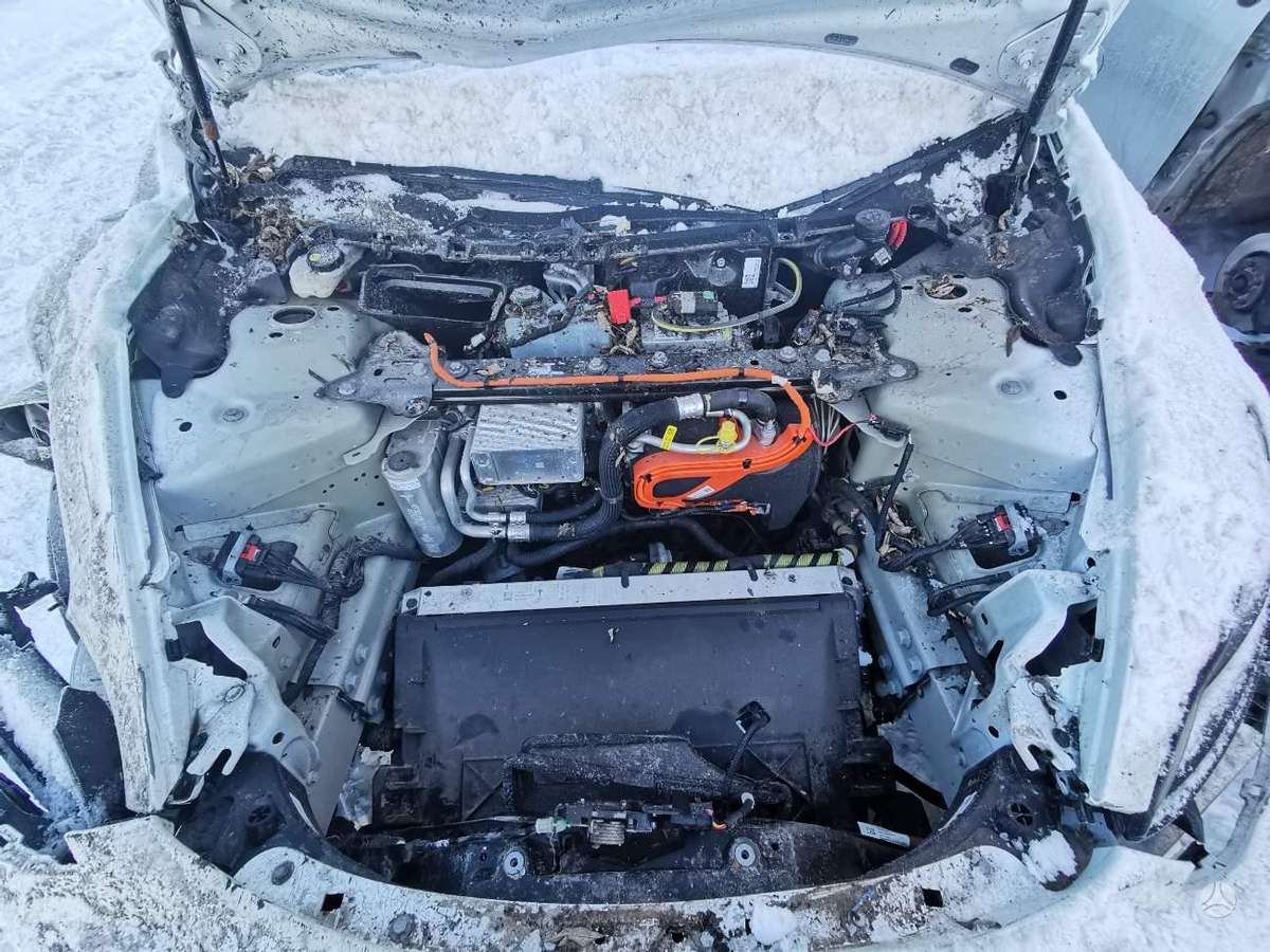 Tesla Model 3 по частям. 2026 6 03 pigios dalys utenoje 37068744056 ardoma