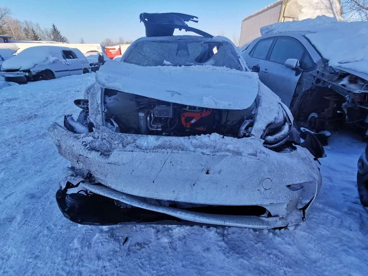 Tesla Model 3 по частям. 2026 6 03 pigios dalys utenoje 37068744056 ardoma