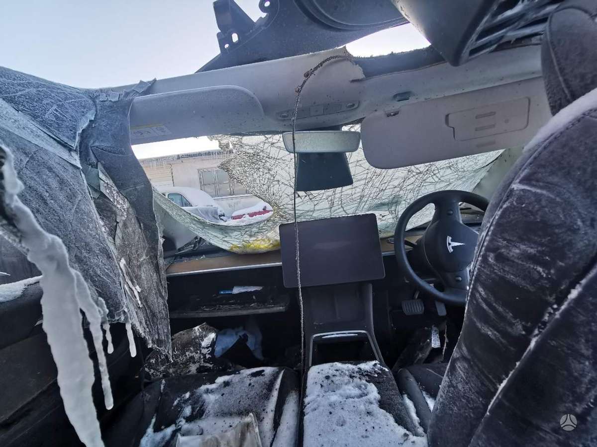 Tesla Model 3 по частям. 2026 6 03 pigios dalys utenoje 37068744056 ardoma