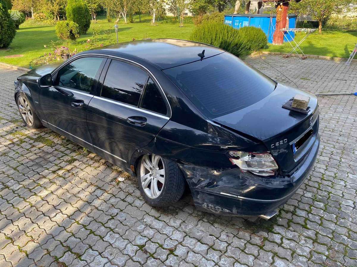 Mercedes-Benz C220