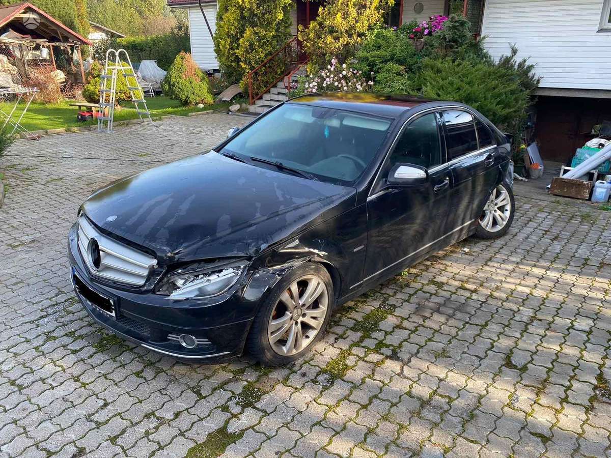 Mercedes-Benz C220