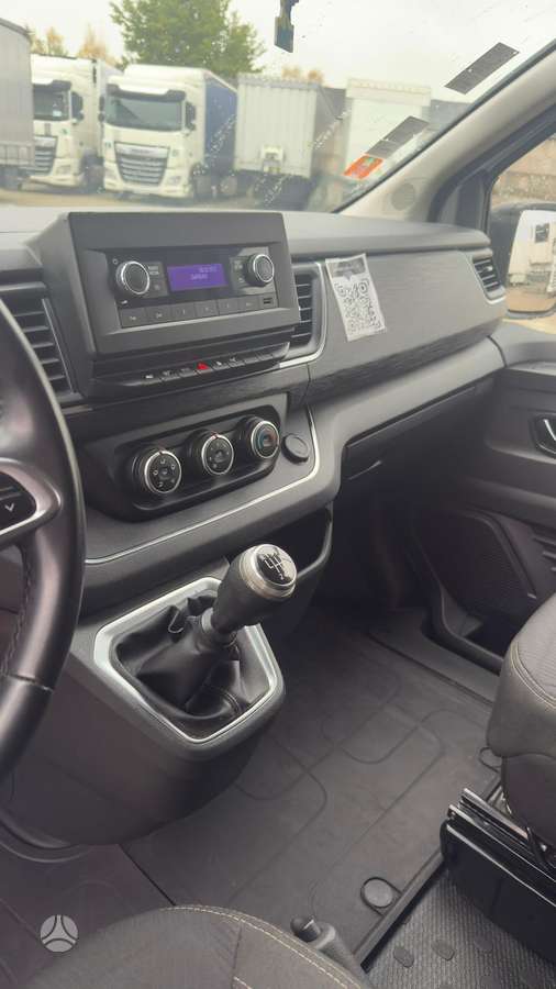 Renault Trafic, passenger minibus