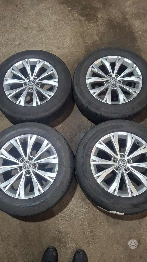 Volkswagen Tiguan, light alloy, R17
