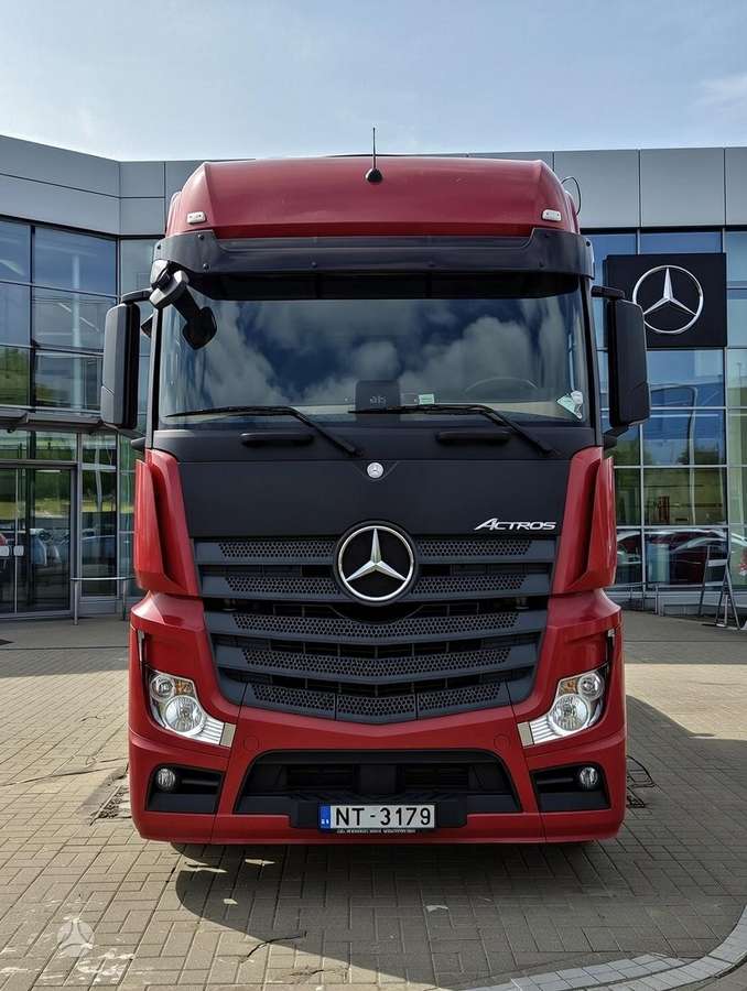 Mercedes-Benz GigaSpace Actros 1845, double sleeper