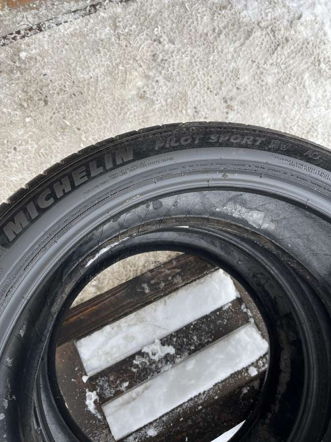 Michelin Pilot Sport EV, summer 265/40 R20