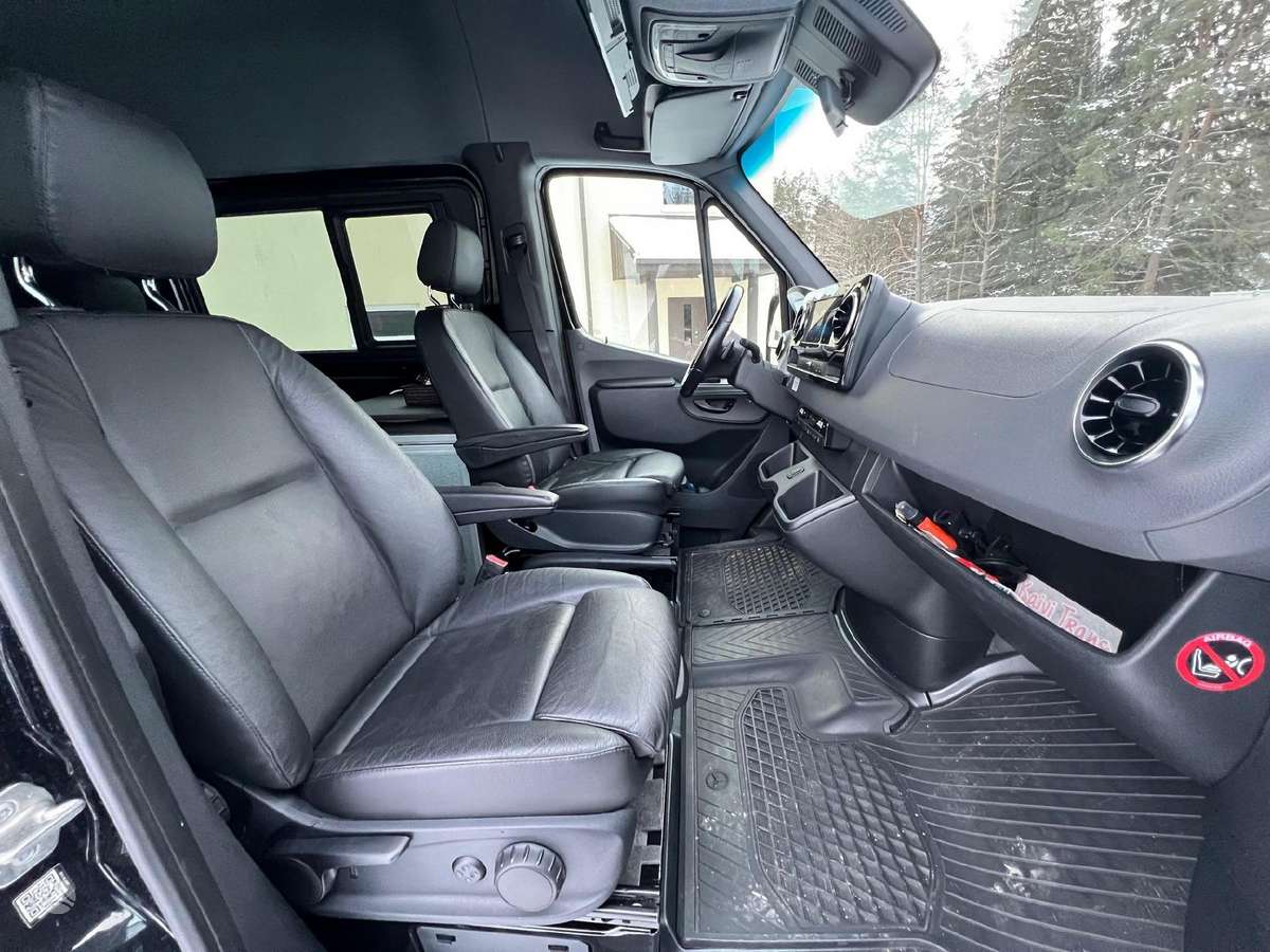 Mercedes-Benz -kita-, 2019 12