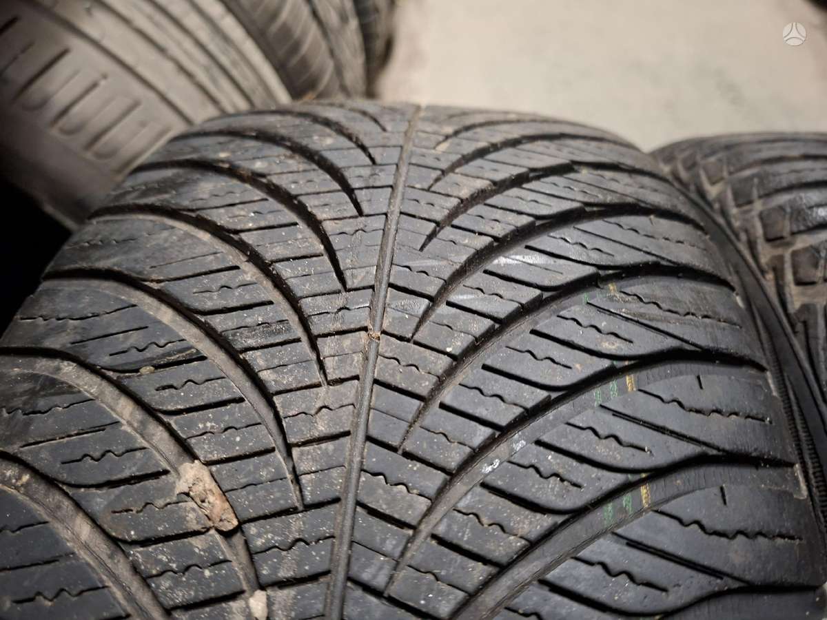 Goodyear, всесезонные 215/55 R17