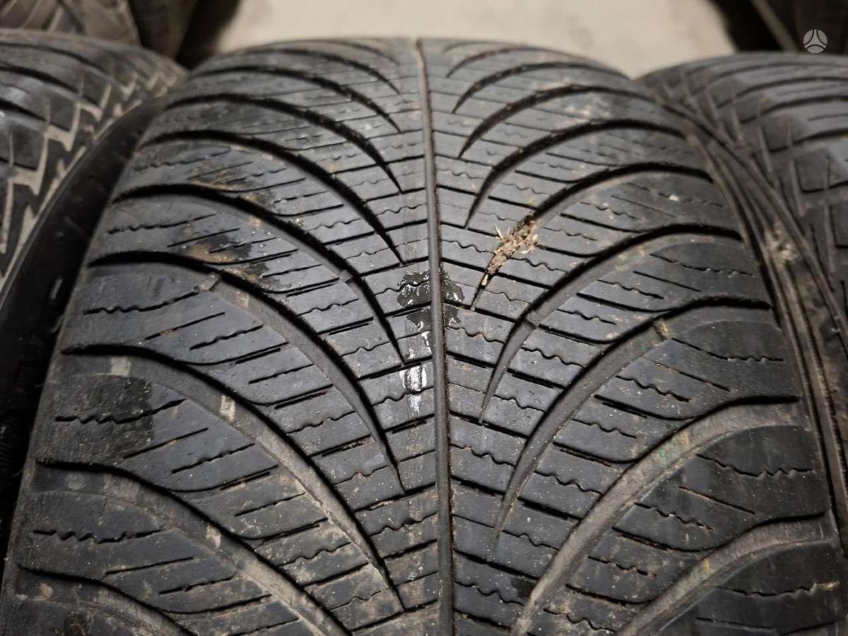 Goodyear, всесезонные 215/55 R17