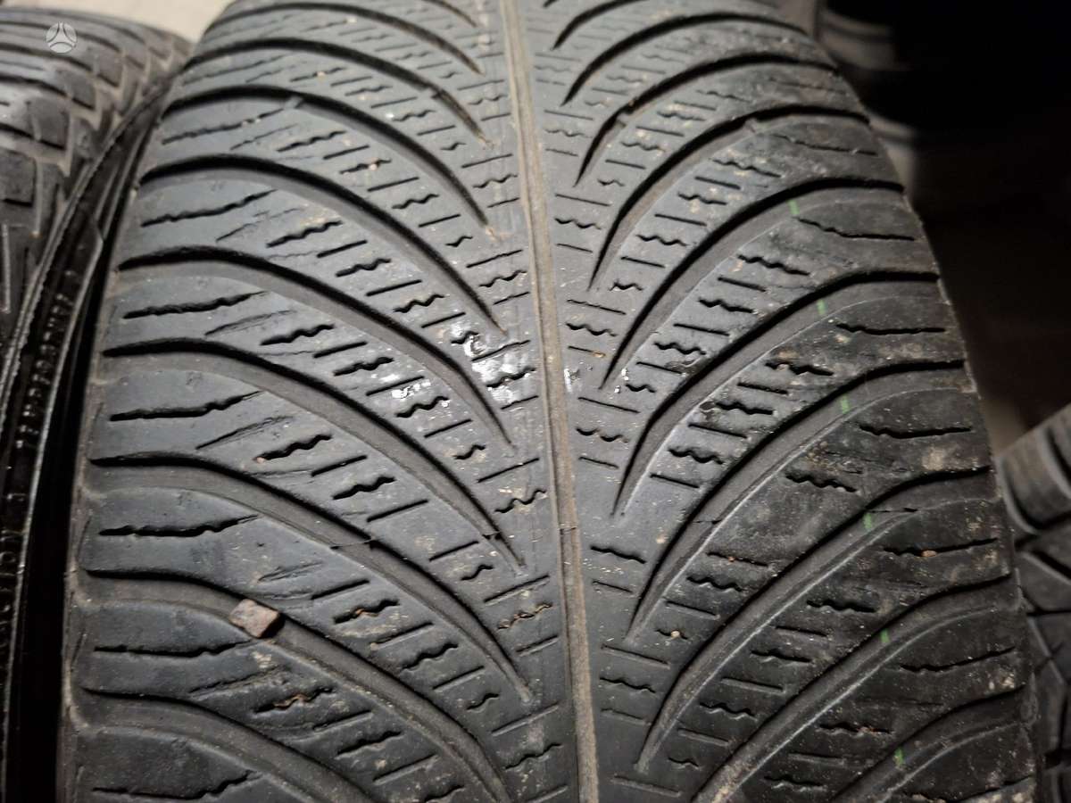 Goodyear, всесезонные 215/55 R17