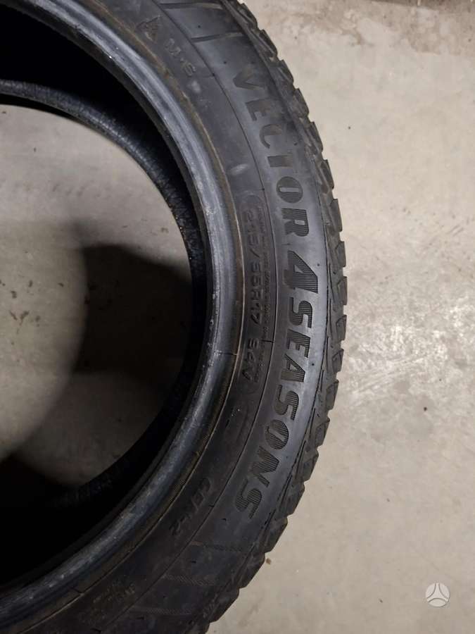 Goodyear, всесезонные 215/55 R17