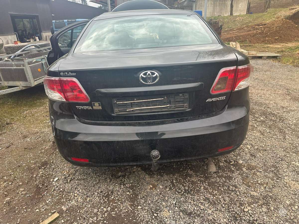 Toyota Avensis kėbulo dalys