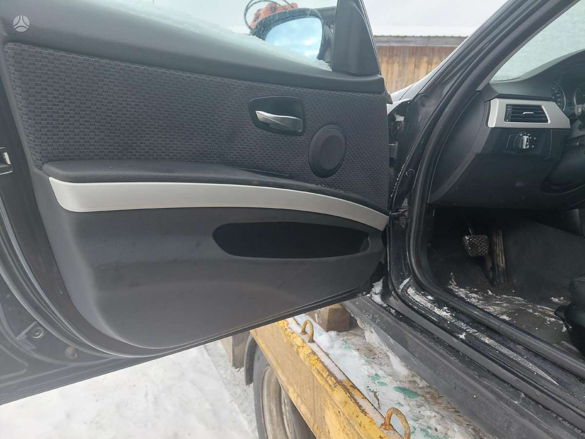 BMW 320, Hhhy, Variklis deze geri