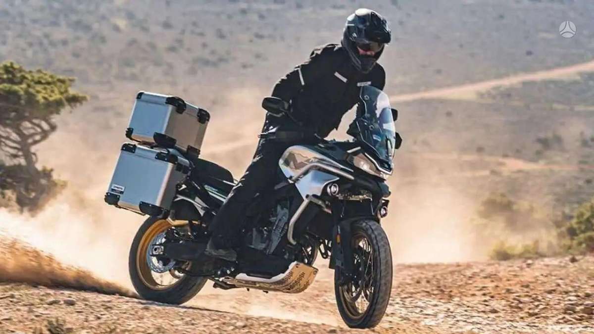 CFMOTO 800MT 799cc, keturračiai