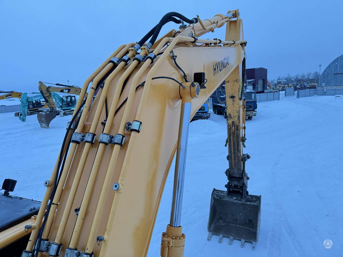Hyundai Robex 210 LC-9, экскаваторы
