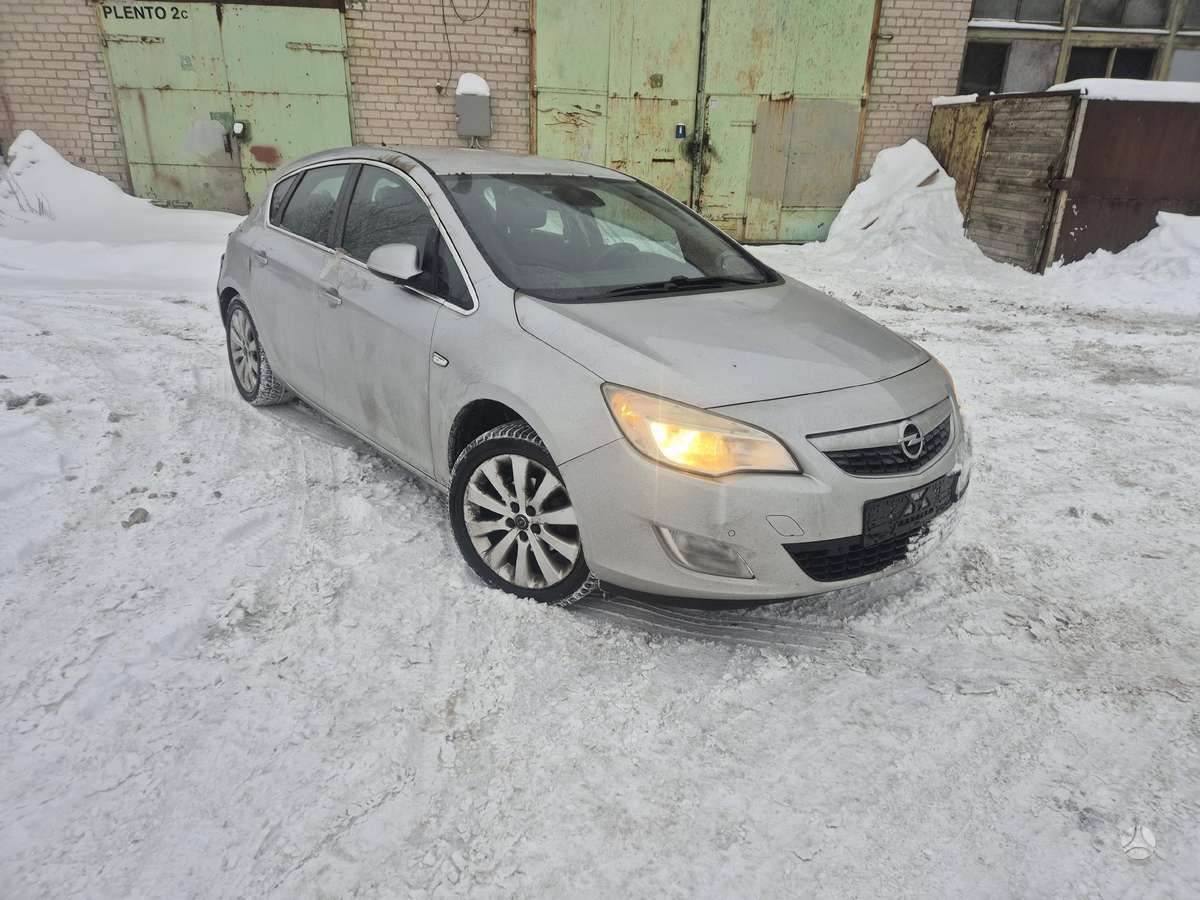 Opel Astra dalimis. Dalimis siunčiam