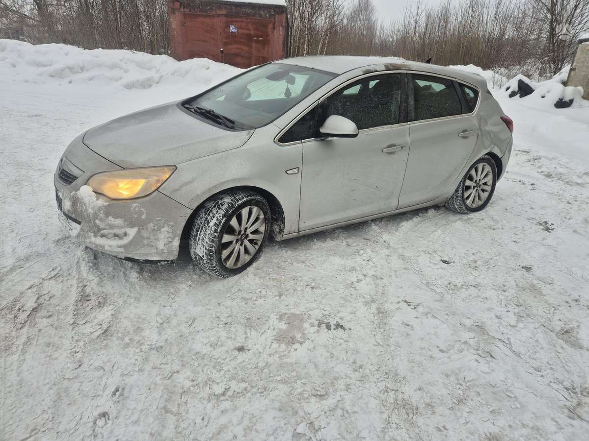Opel Astra dalimis. Dalimis siunčiam