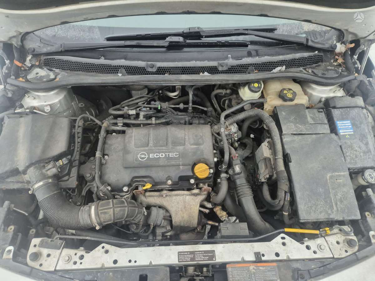 Opel Astra dalimis. Dalimis siunčiam
