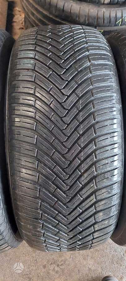 Continental, всесезонные 235/55 R17