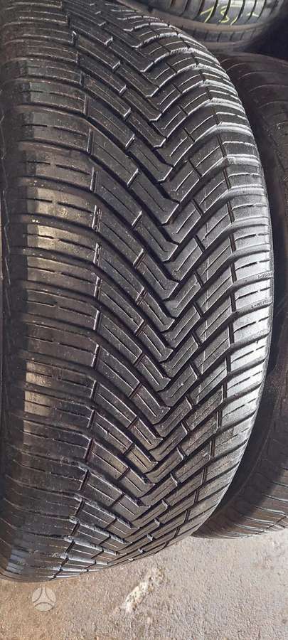 Continental, universalios 235/55 R17