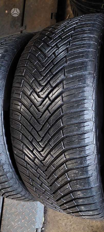 Continental, universalios 235/55 R17