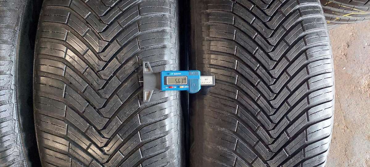 Continental, universalios 235/55 R17