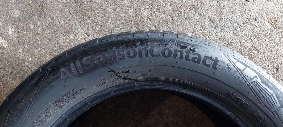 Continental, universalios 235/55 R17