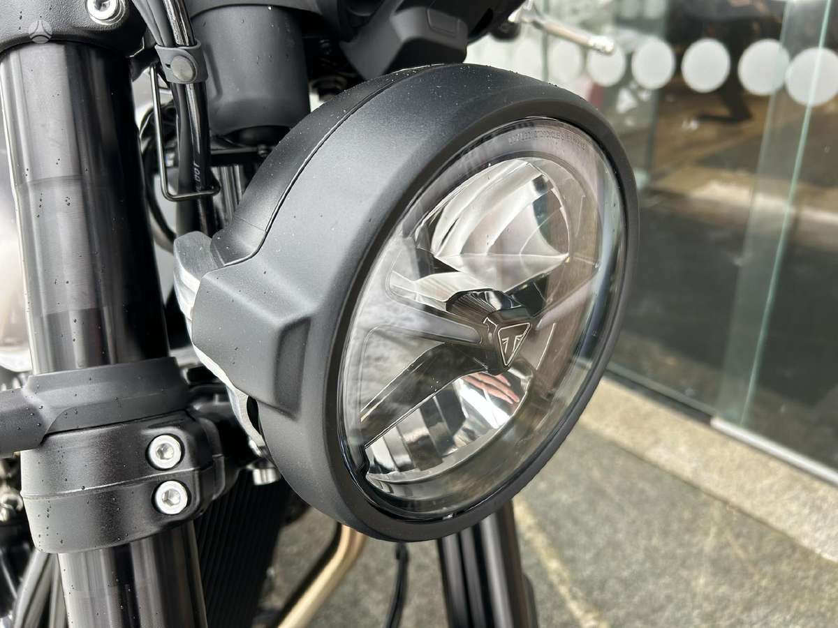 Triumph Speed Triple 900cc, street / klasikiniai