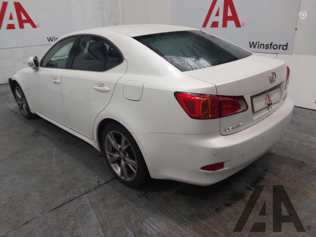 Lexus IS klasė