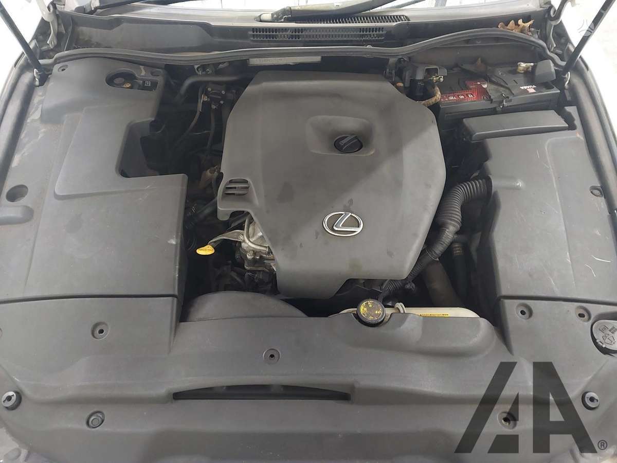 Lexus IS klasė