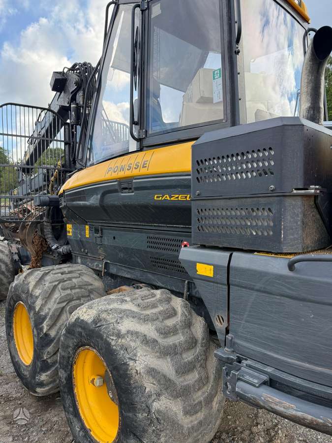 Ponsse Gazelle (F574), forwarders