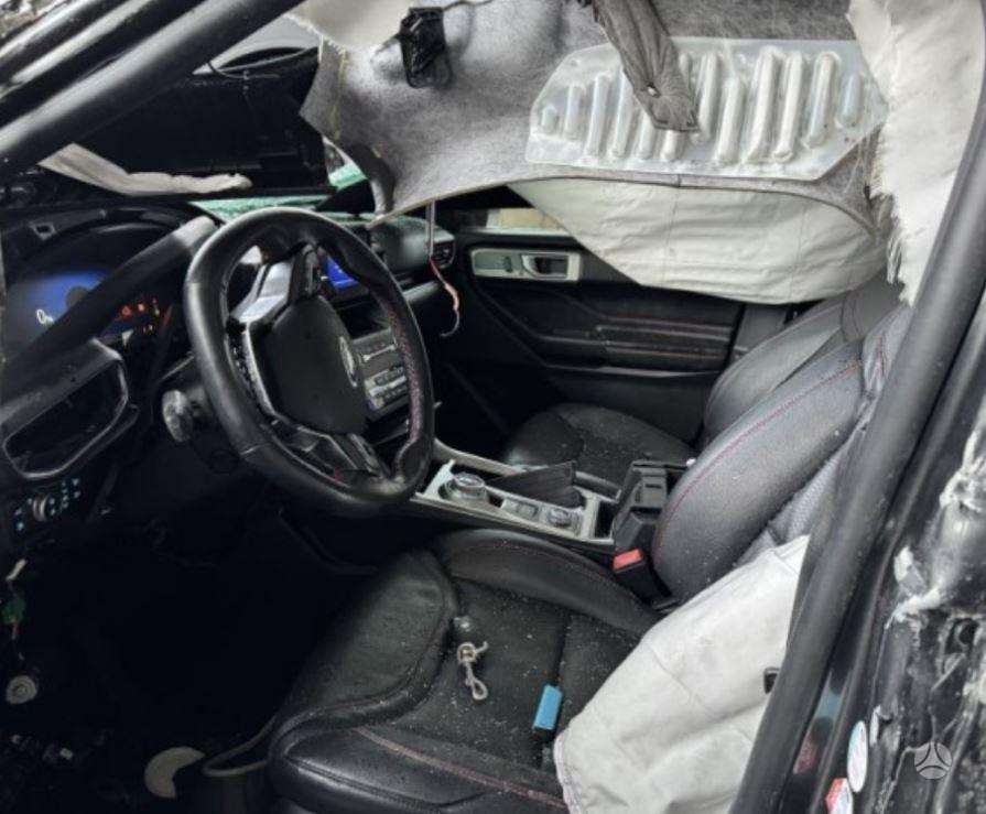 Ford Explorer dalimis